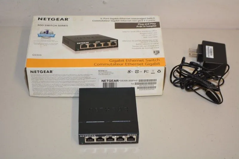 Коммутатор NETGEAR 5-Port Gigabit Ethernet Switch Desktop or Wallmount (GS305)