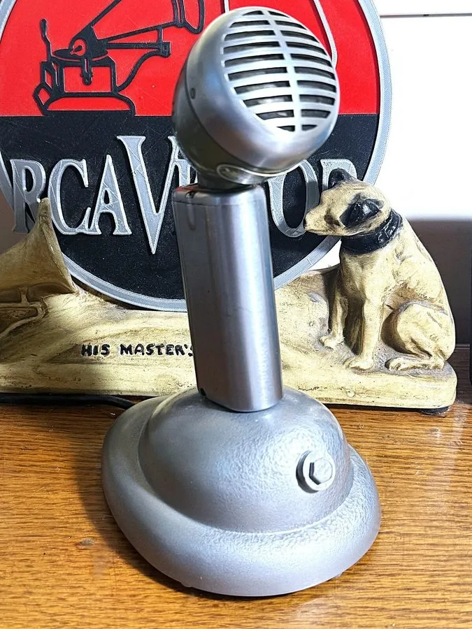 Микрофон Vintage 1950's Shure CR20SLJ Microphone w/PTT grip & EV S36 stand, work