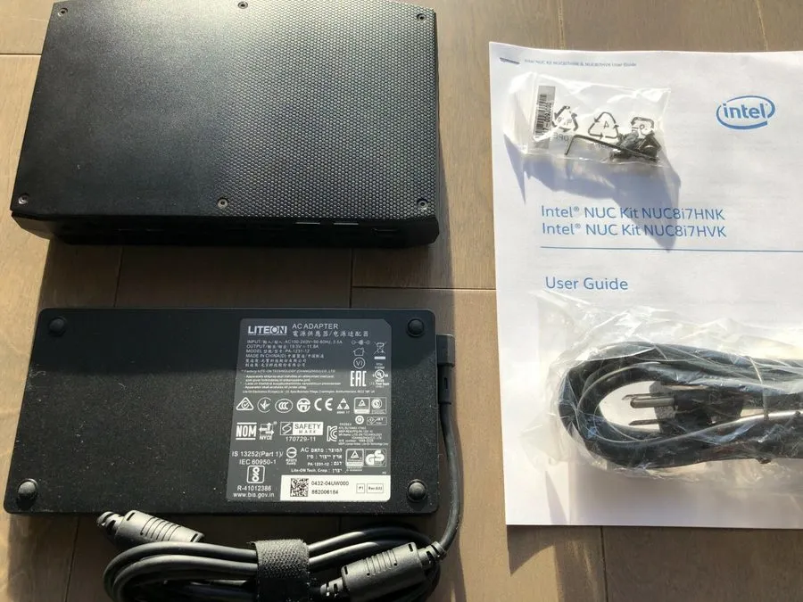 SSD-накопитель Intel NUC 8 NUC8i7HNK Mini PC i7-8705G 500GB NVME 32GB RAM Radeon