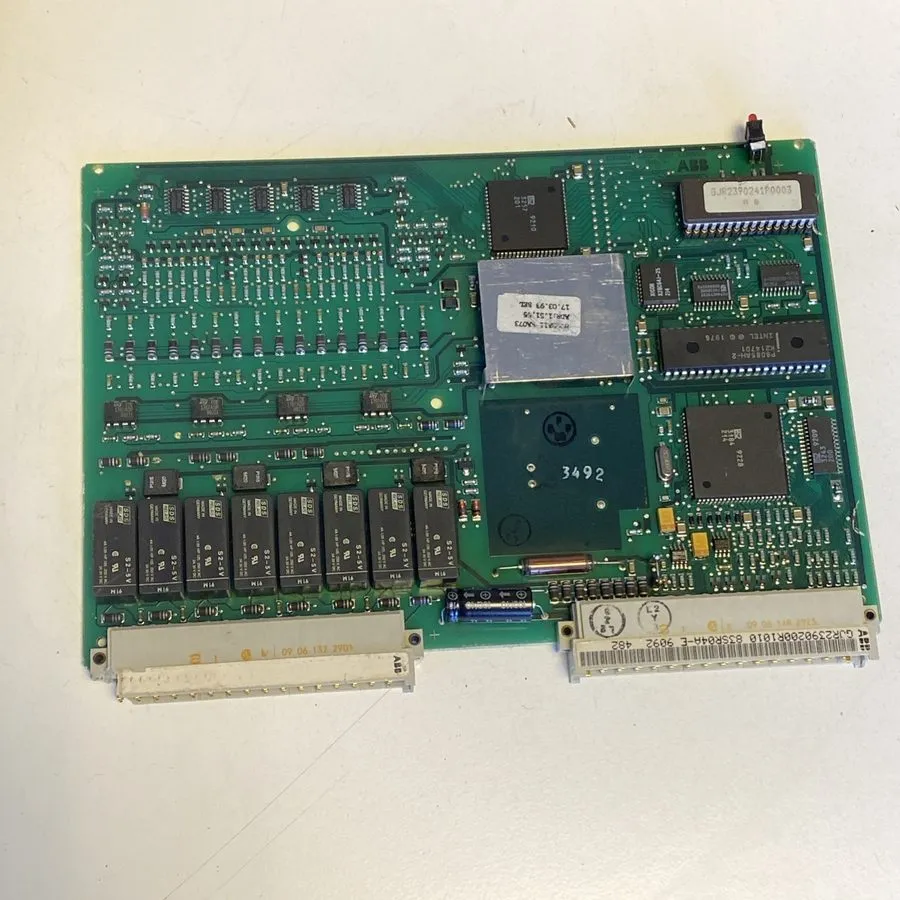Промышленный компьютер ABB 83SR04 VME Board GJR2390211R0023 Industrial Automatio