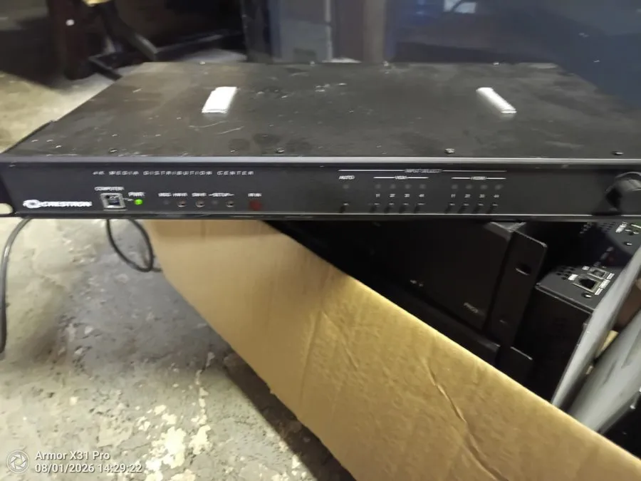 Видеокоммутатор Crestron DM-MD8X1-4K-C 4K Scaling Auto-Switcher Media Distributi — фото лота 1