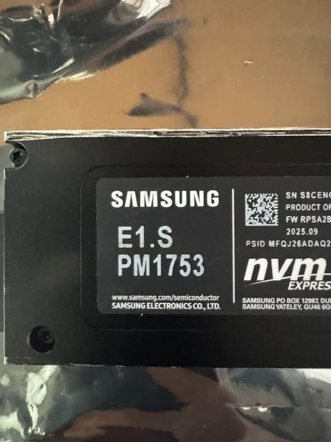 SSD-накопитель Samsung PM9A3 3.84TB PCIe Gen 5.0 x4 / NVMe MZ-TL93T80 MZTL93T8HF — фото лота 1