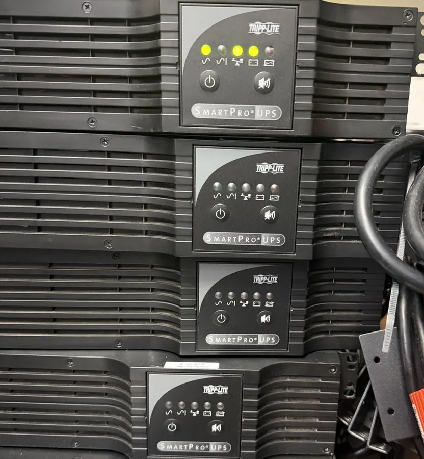 Стойка/шкаф Tripp Lite SMART2200RMXL2U 2200VA 1600W Rackmount UPS Fully No Batte