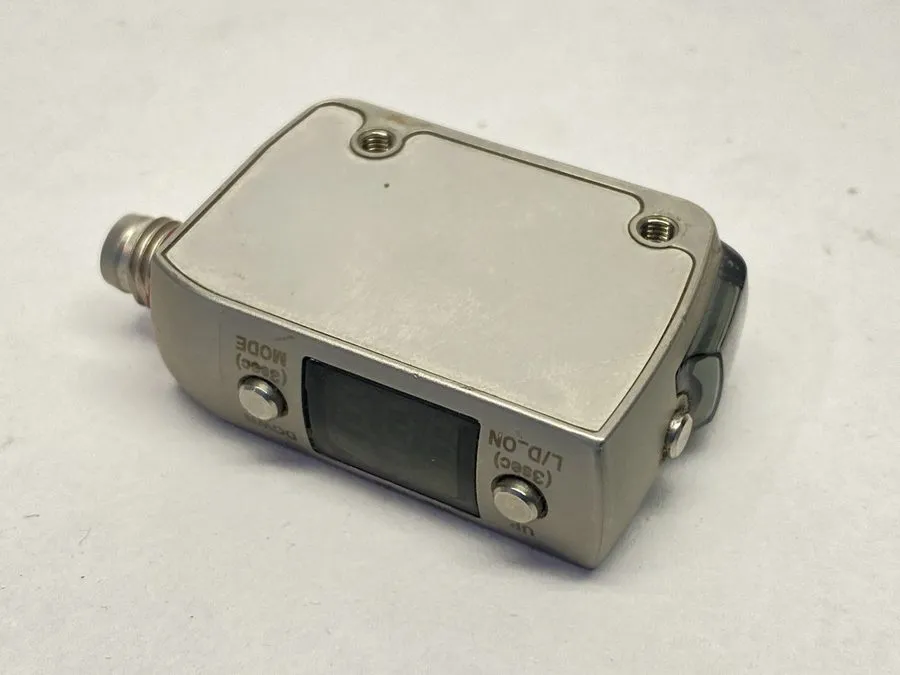 Датчик Keyence LR-ZB250C3P Sensor w/ M8 Connector Sn 250mm