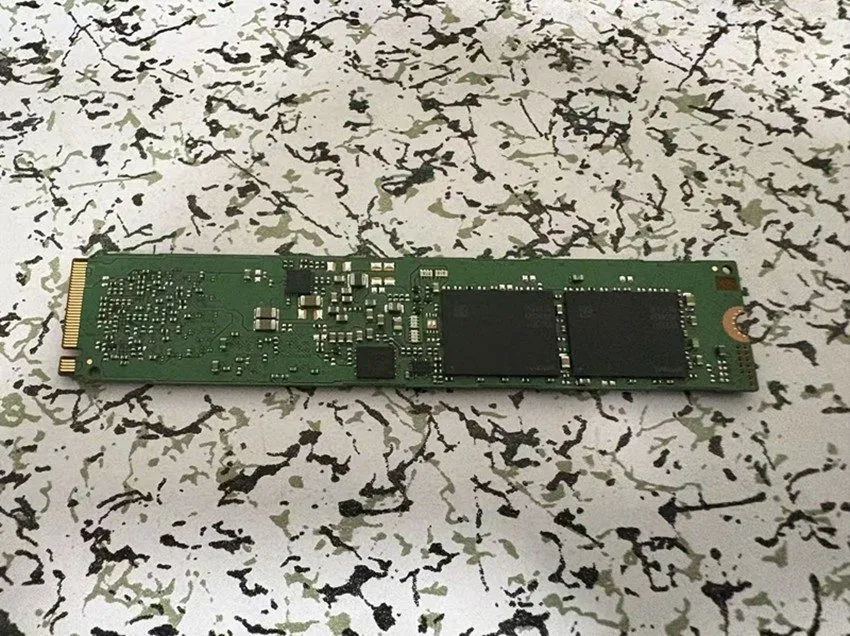 SSD-накопитель Samsung PM983a 960GB PCIe NVMe M.2 22110 Internal SSD MZ-1LB960B