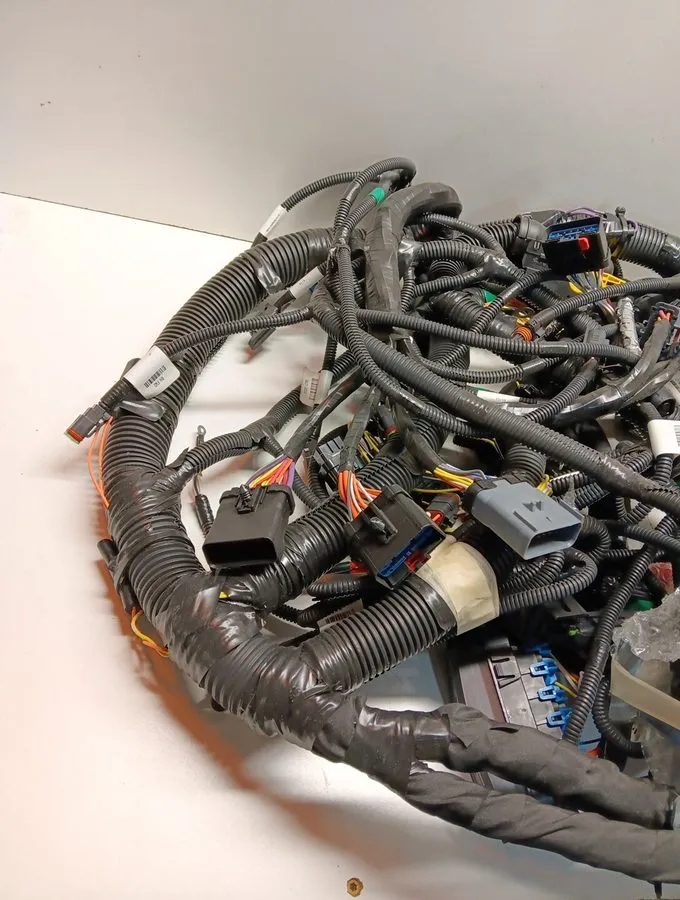 Жгут проводов Case Wire Harness для Compact Loaders and Skid Steers 47696882, It — фото лота 2