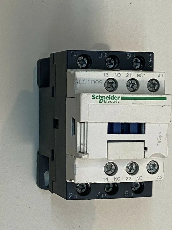 Контактор Schneider Electric LC1D09 TeSys Contactor 25A 690V 50/60Hz 6kV 3 Pole