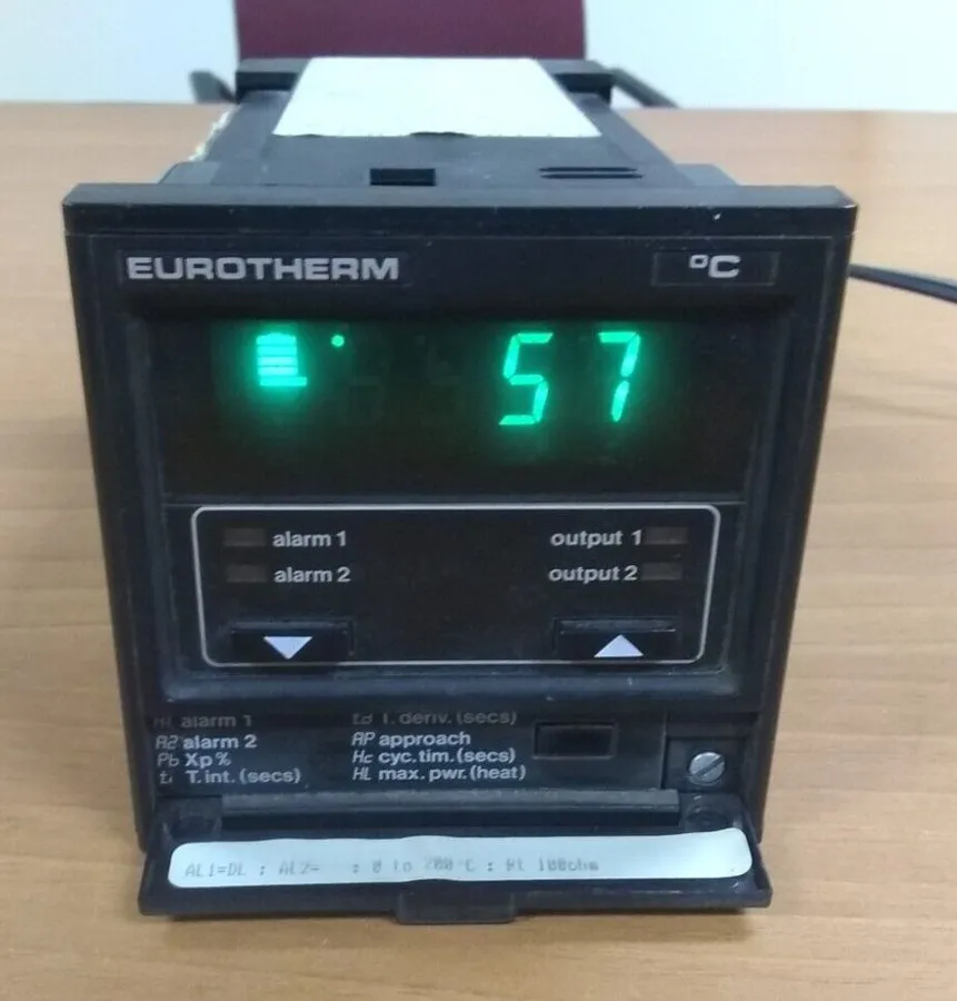 Датчик температуры Eurotherm 810-047-000 Temperature Controller