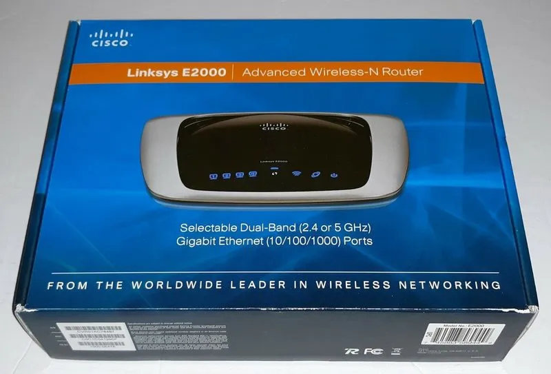 Маршрутизатор Cisco Linksys E2000 Wireless N Router 300 Mbps 4-Port Gigabit — фото лота 1