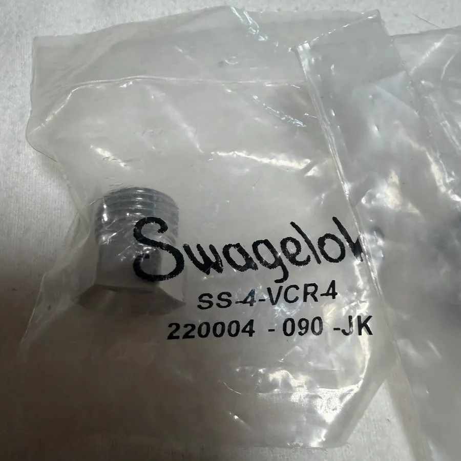 Фитинг LOT 7 SWAGELOK CAJON SS-4-VCR-4 1/4" FACE SEAL FITTING MALE NUT