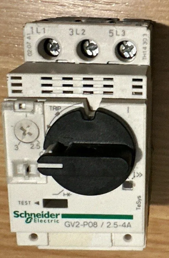 Автоматический выключатель Schneider GV2P08 Motor Circuit Breaker 2.5-4A 600V — фото лота 1