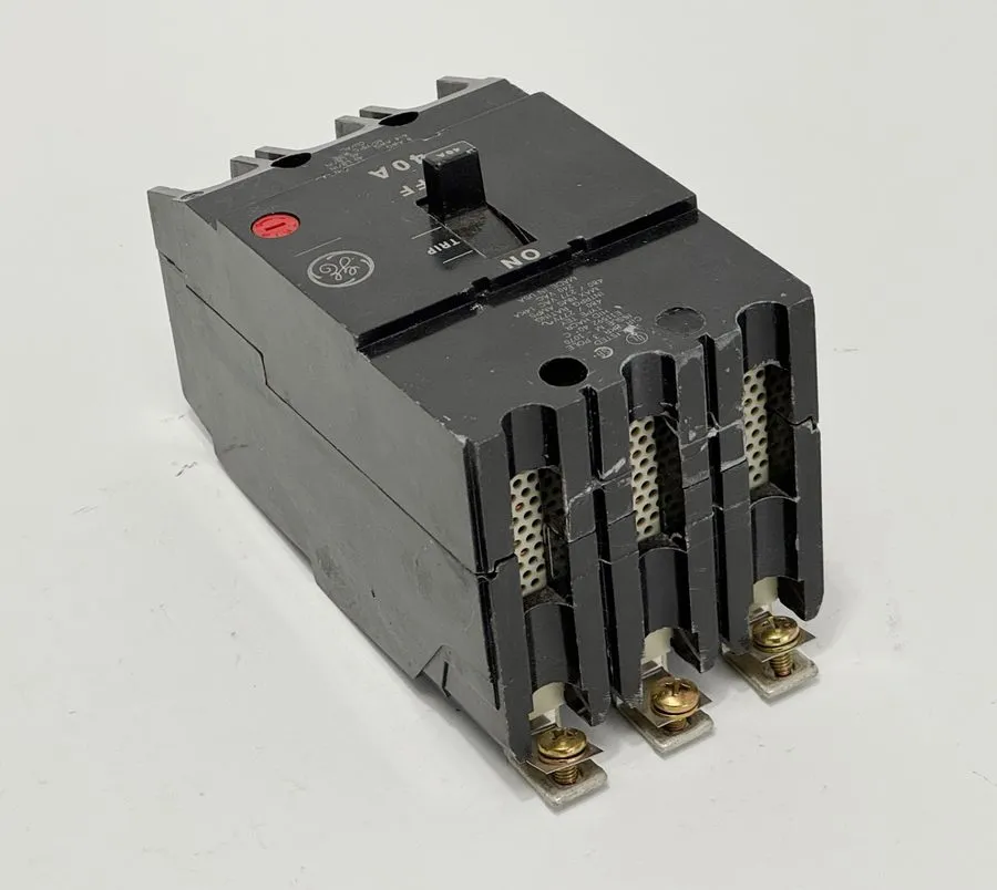 Автоматический выключатель GE TEY340 40A 3-Pole Circuit Breaker 480V AC Trip Ind — фото лота 1