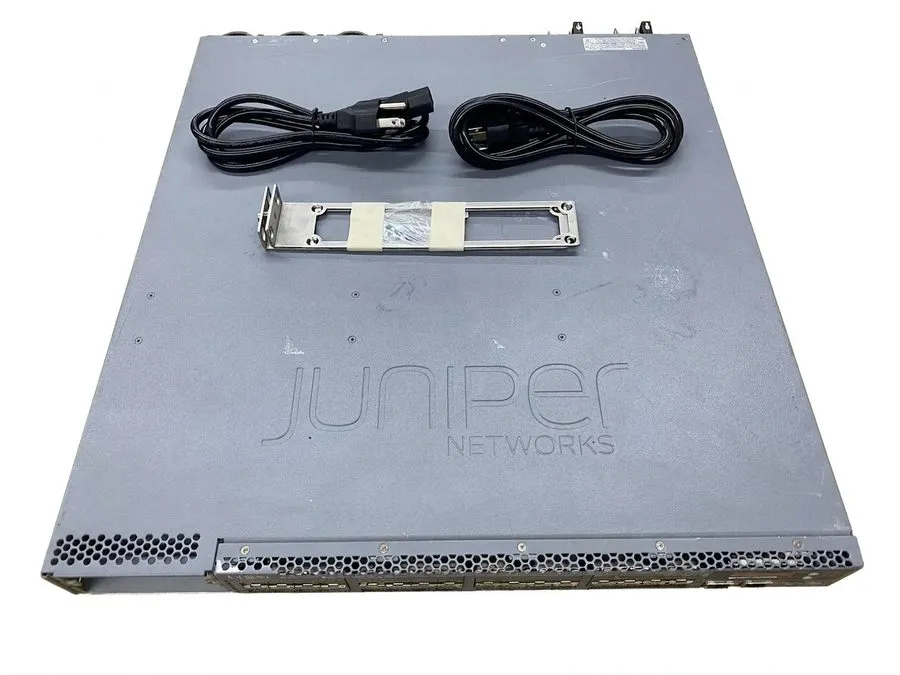 Коммутатор Juniper EX4550-32F-AFI 32-Port 1/10GbE SFP+ & 1 x JPSU-650W-AC-AFI P/