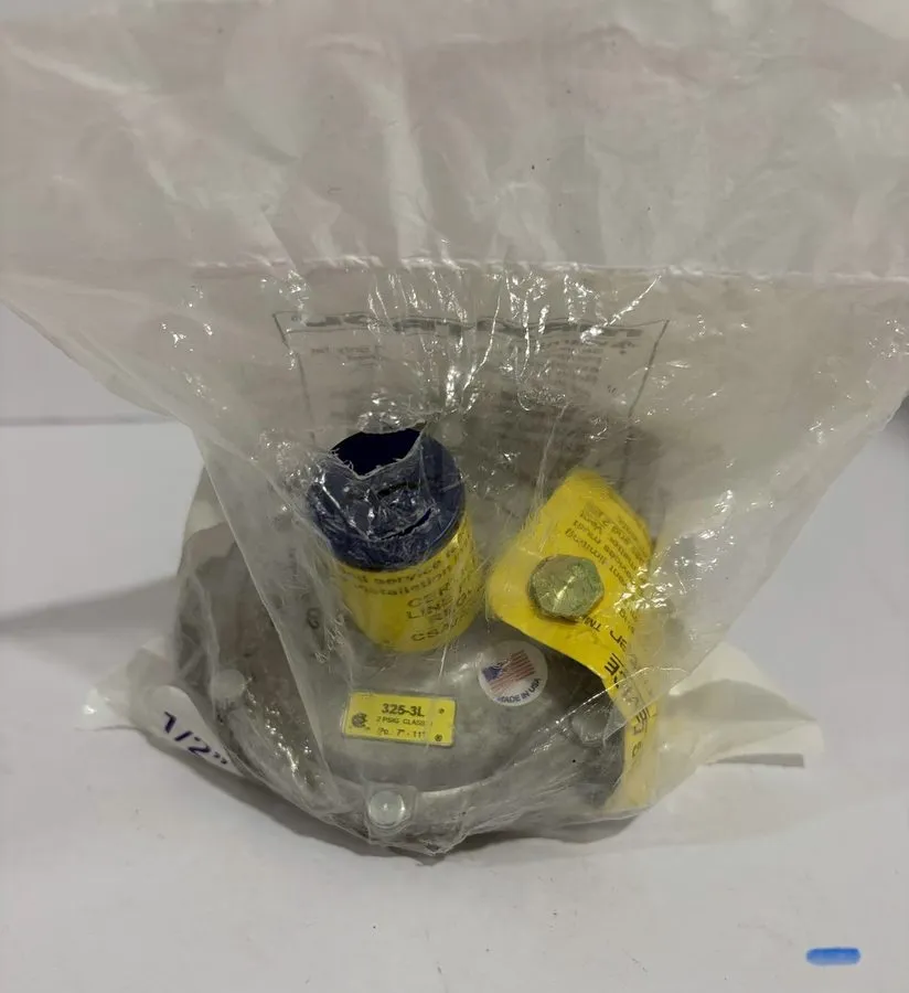 Трубопроводная арматура Maxitrol 325-3L 1/2" Gas Line Pressure Regulator CSA/ANS