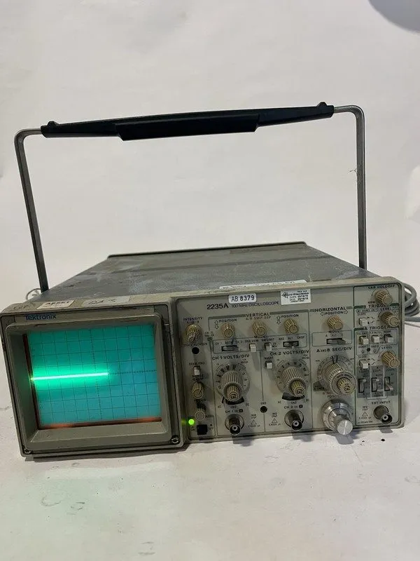 Осциллограф Tektronix 2235A 100 MHz Oscilloscope 2 CH Probes