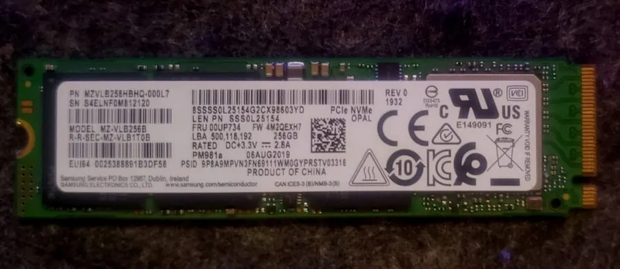 SSD-накопитель Samsung PM981a 256GB M.2 NVMe Internal SSD MZVLB256HBHQ