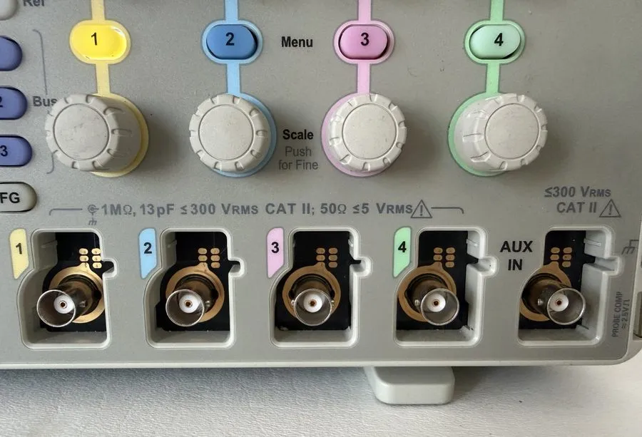 Осциллограф Tektronix MDO4054C/MDO4MSO 500MHz 4CH Mixed Domain Oscilloscope — фото лота 2