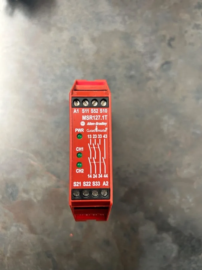 Реле безопасности Allen-Bradley Guardmaster Safety Relay MSR127.1T 440R-N23213 B