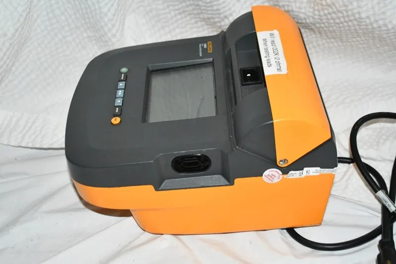 Тестер Fluke 1550C Megohmmeter/Insulation Resistance Tester, 5kV, 1 TΩ