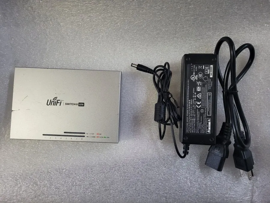 Коммутатор Ubiquiti Networks UniFi 8 Port Ethernet Switch US-8-60W