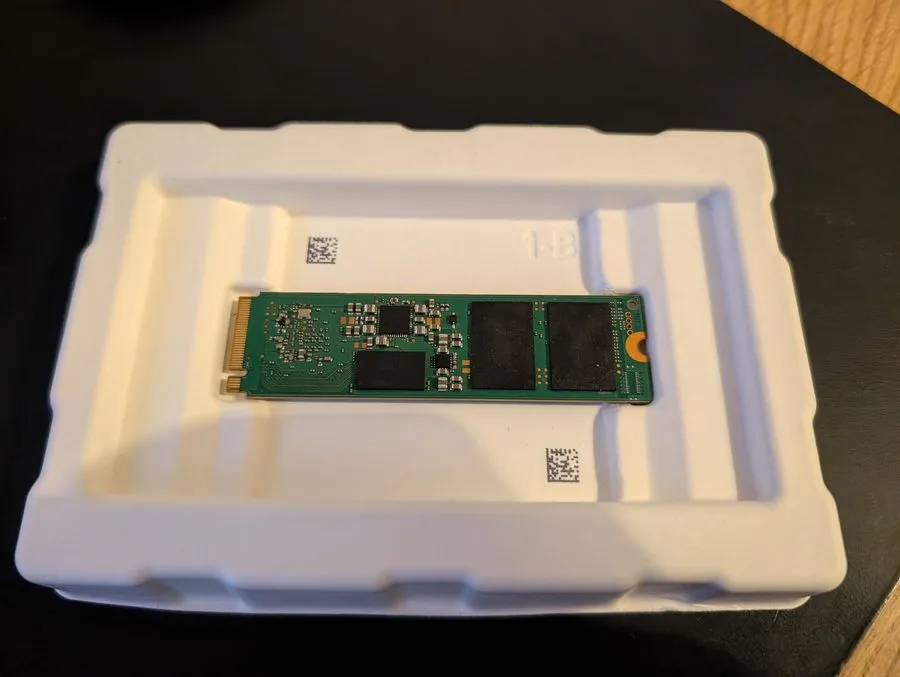 SSD-накопитель 960GB Micron 7450 PRO M.2 2280 SSD NVMe Gen4 x 4 MTFDKBA960TFR He