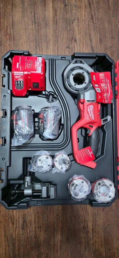 Режущий инструмент Milwaukee 2870-22 Cordless Pipe Threader Kit Red (New, Comple