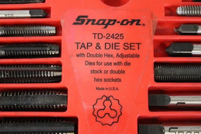 Режущий инструмент Snap On TD-2425 Tap & Die Set Missing One Piece Pre Owned — фото лота 2