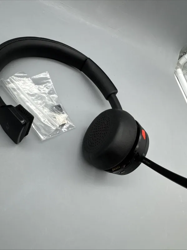 VoIP-шлюз Plantronics Poly Voyager 4210 Wireless Bluetooth Headset B4210T
