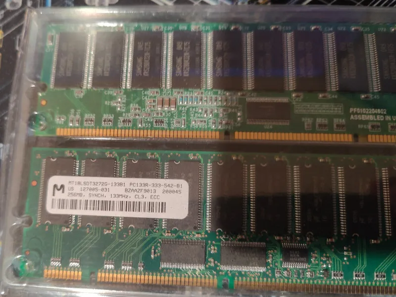 Модуль памяти 8x Micron 256MB ECC Registered SDRAM MT18LSDT3272G-133E1 Server RA
