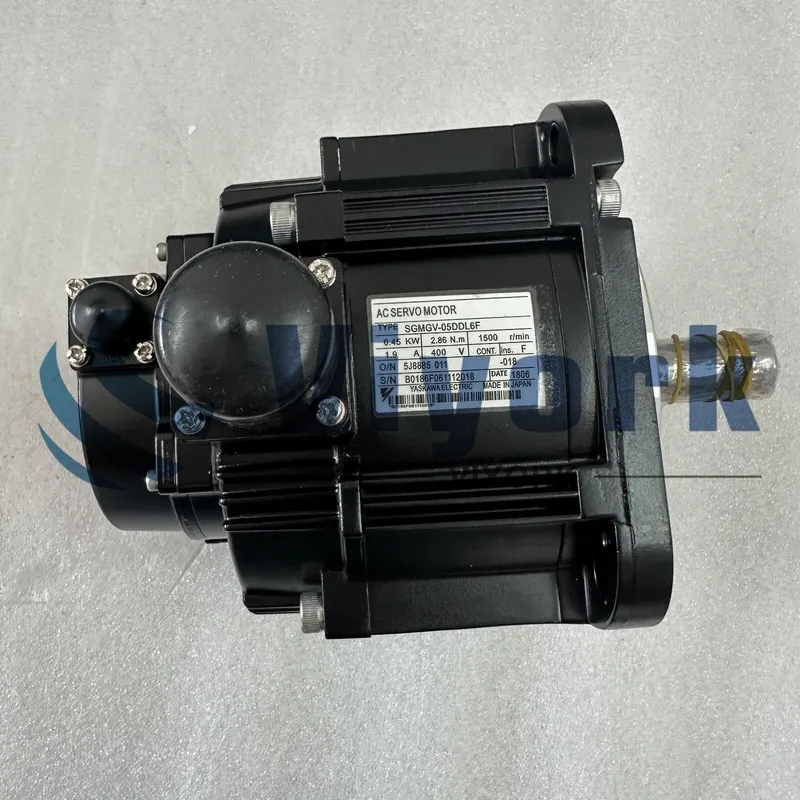 Серводвигатель YASKAWA SGMGV-05DDL6F Servo Motors