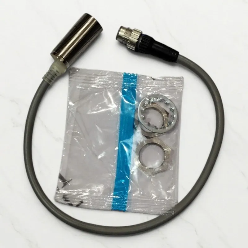 Датчик приближения E2E-X7B4-M1TJ-IL2