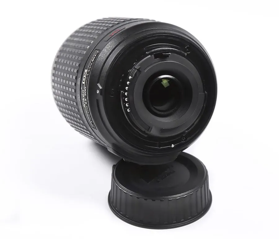 Объектив Nikon AF-S DX NIKKOR 55-200mm f/4-5.6G ED VR IF Nikon F 52mm HB-37