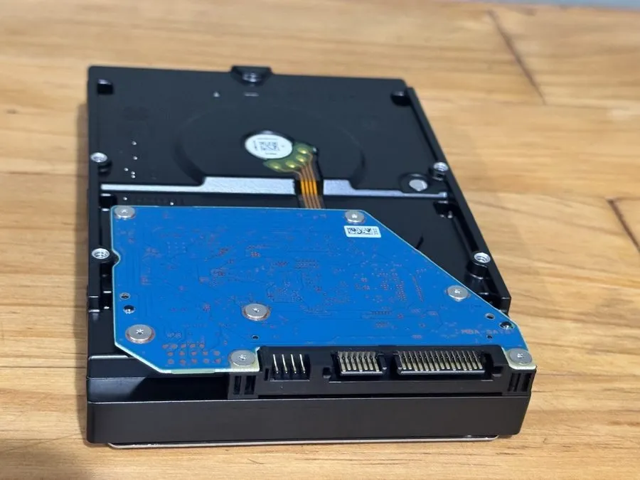 Жёсткий диск Toshiba MG08ADA800E 8TB 3.5 SATA HDD 7200rpm 827h HD Tune Checked — фото лота 2
