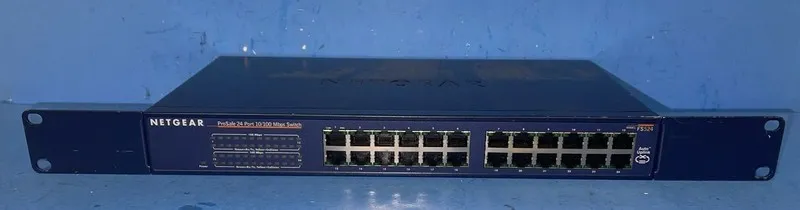 Коммутатор NetGear FS524 24-Ports 10/100 mbps Fast Ethernet Switch