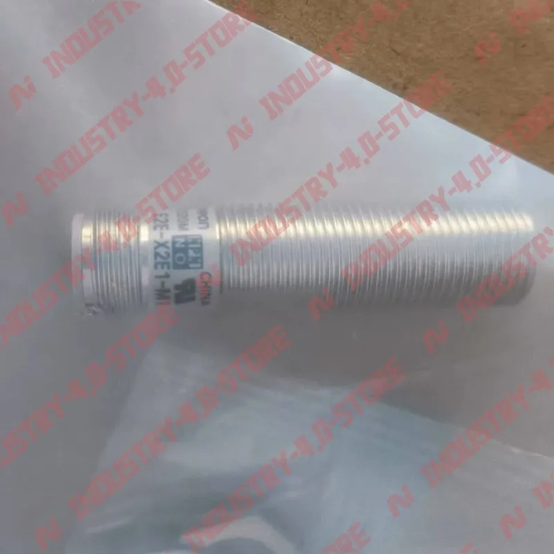 Датчик приближения Omron E2E-X2E1-M1 INDUCTIVE PROXIMITY SENSOR 12-24 VDC