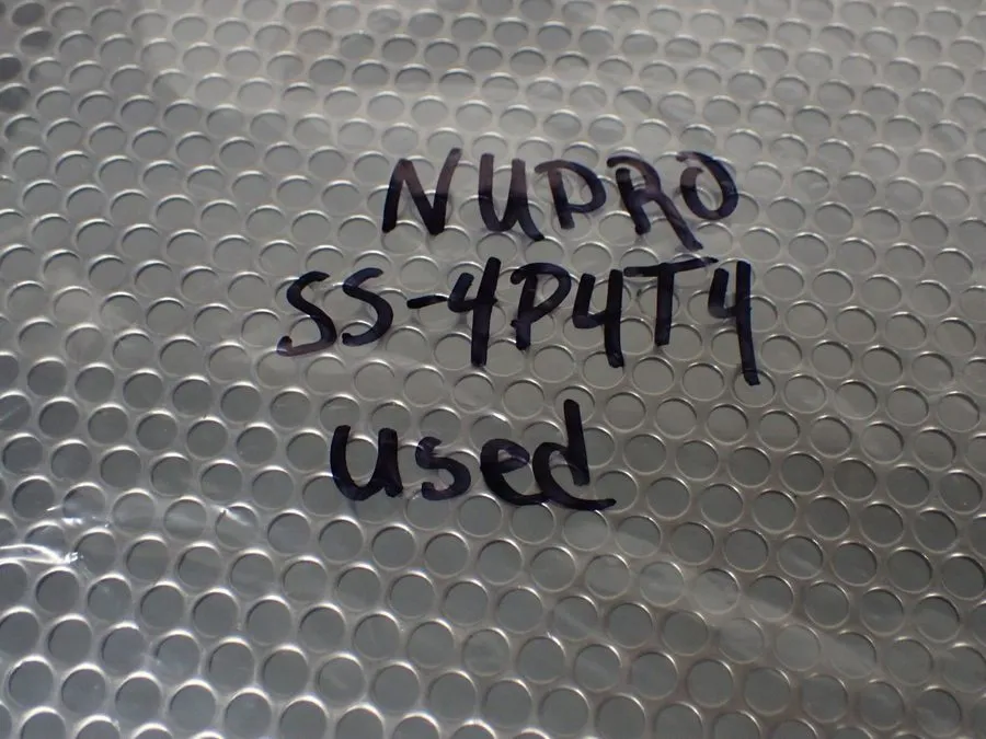 Клапан Nupro SS-4P4T4 Stainless Plug Valve 1/4 in NPT x 1/4 in Swagelok VCR