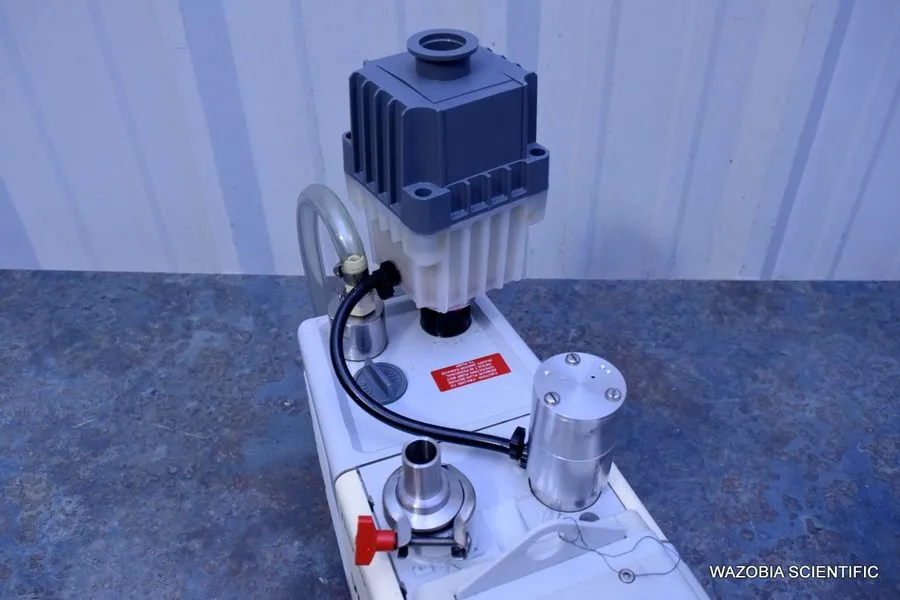 Насос THERMO SAVANT VLP200 ROTARY VANE DUAL STAGE LABORATORY VACUUM PUMP EDWARDS — фото лота 1