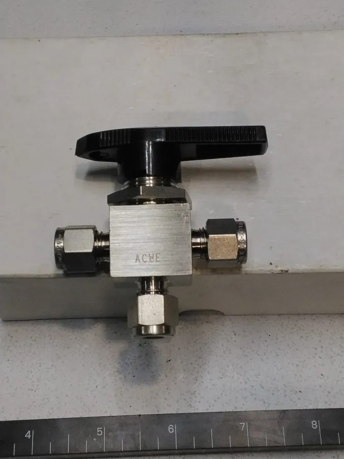 Клапан SWAGELOK SS-43XTS4, 3-Way Ball Valve 1/4" TUBE, SHIPSAMEDAY