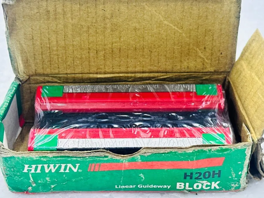 Линейная направляющая HIWIN HGH20HA Linear guide slider