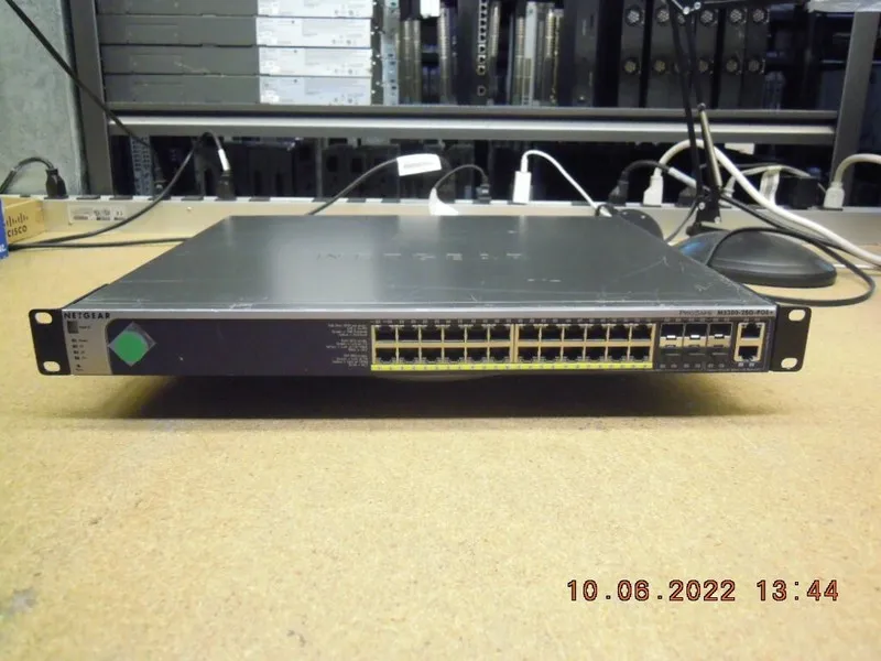 Коммутатор NetGear ProSafe GSM7228PS 24-Port Gigabit PoE Ethernet Switch