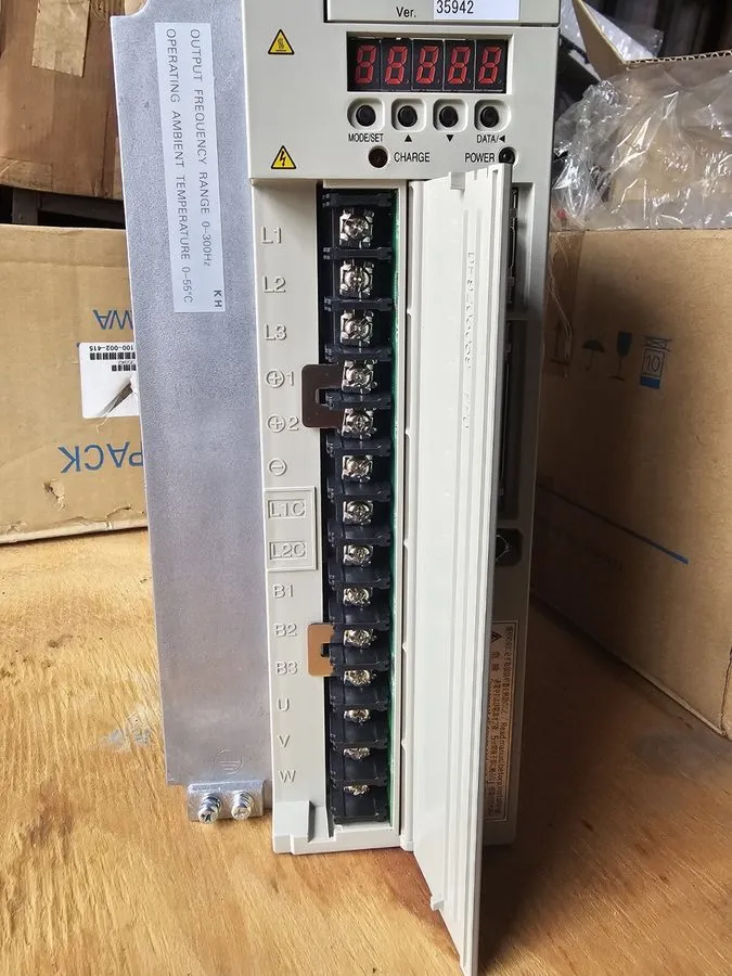 Сервопривод YASKAWA SGDM-30ADA Servopack Servo Drive 3 KW — фото лота 2