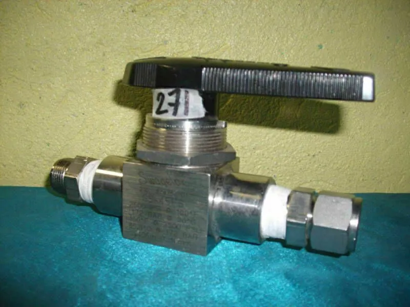 Клапан Whitey SS-45F8 Stainless Steel Ball Valve 1/2" NPT 2500 PSI