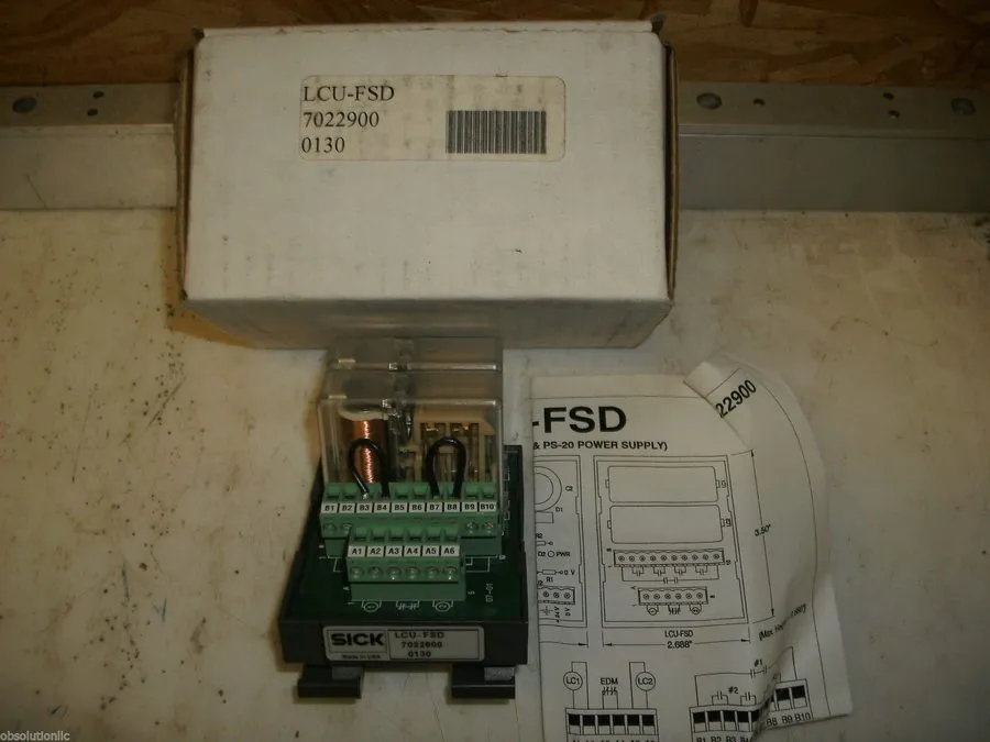 Световая завеса Sick LCU-FSD Light Curtain Safety Relay LCUFSD 7022900 0418 Modu