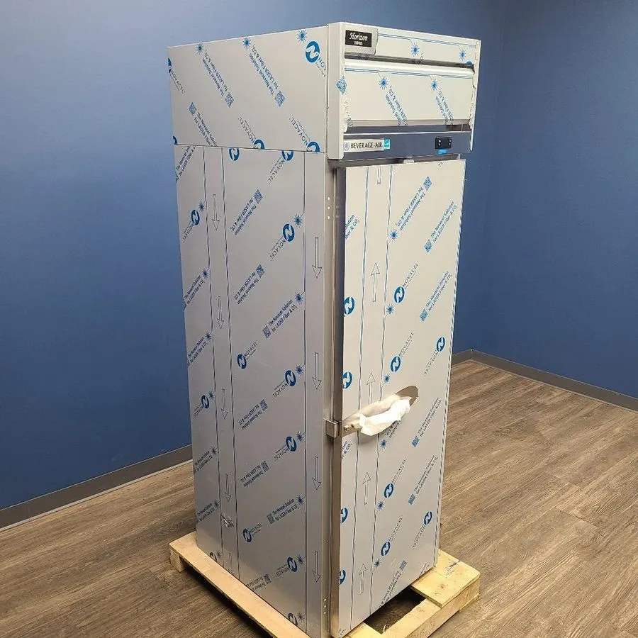 Морозильный шкаф Beverage Air HFS1HC-1S 26" One Door Reach-In Freezer (Scratch & — фото лота 1