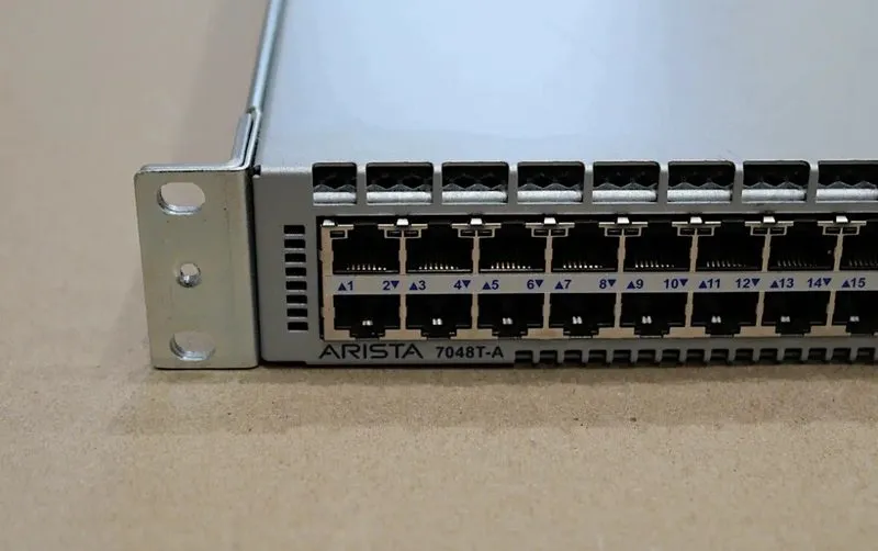 Коммутатор Arista DCS-7048T-A-R 48-Port 100/1000 RJ45 + 4x SFP+ Switch (R-F Airf