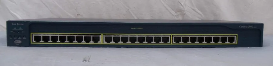 Коммутатор Cisco Catalyst 2950 Series (WS-C2950-24) External Switch w/ 24 Ports