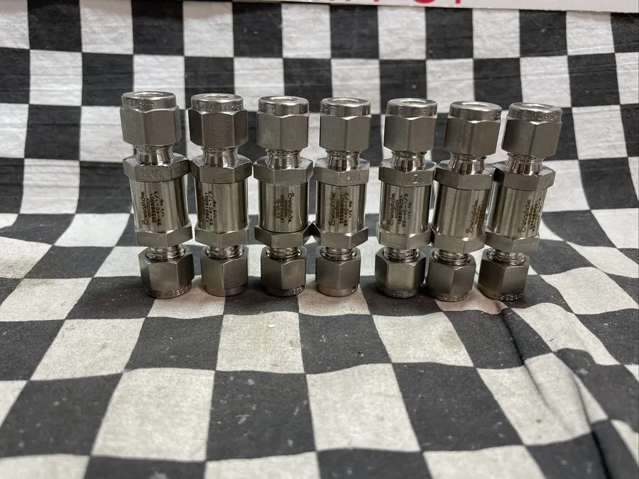 Клапан SWAGELOK SS-4C-1/3, Poppet Check Valve 1/4" 1/3 PSIG