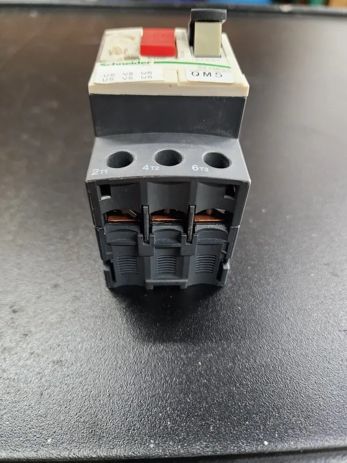 Автоматический выключатель Telemecanique GV2ME16 Motor Starter Circuit Breaker 9