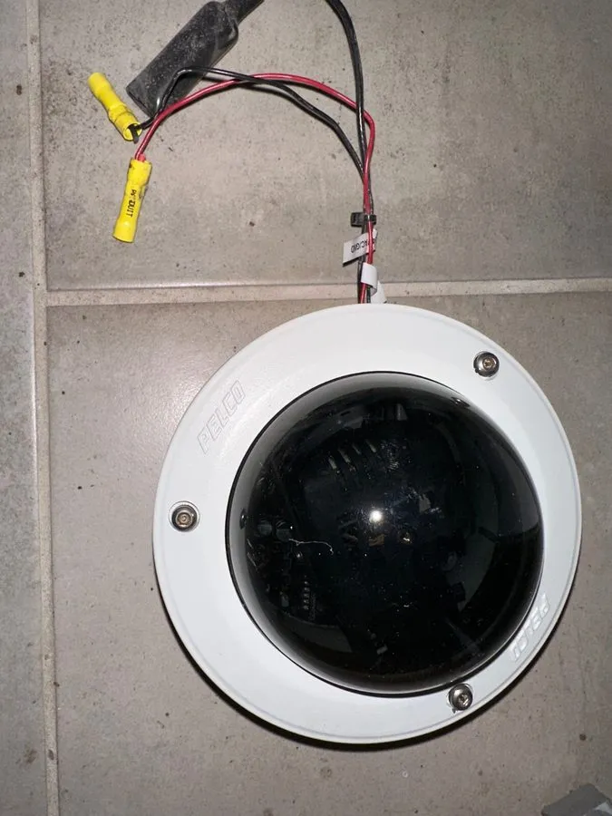 Камера Pelco ICS110-CDV39A Indoor Dome Camera 12/24V Analog Security Camera