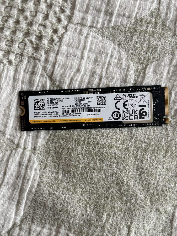 SSD-накопитель Samsung PM9A1 1TB M.2 2280 NVMe PCIe Gen4 x4 SSD MZVL21T0HCLR